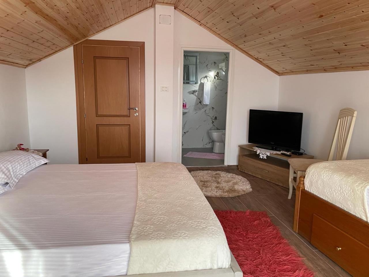 Guesthouse & Hospitality Berat Extérieur photo