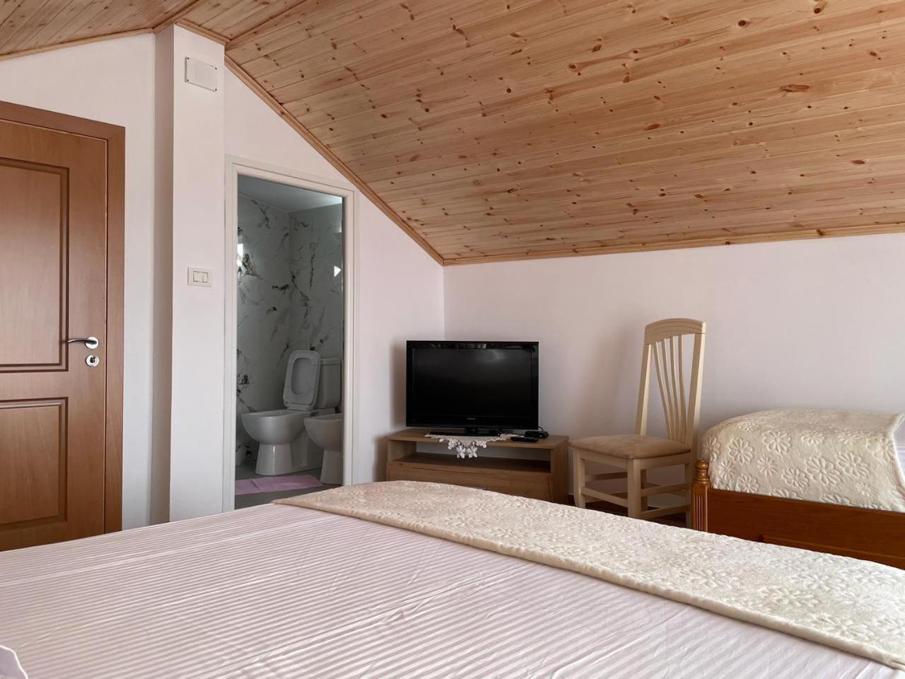Guesthouse & Hospitality Berat Extérieur photo