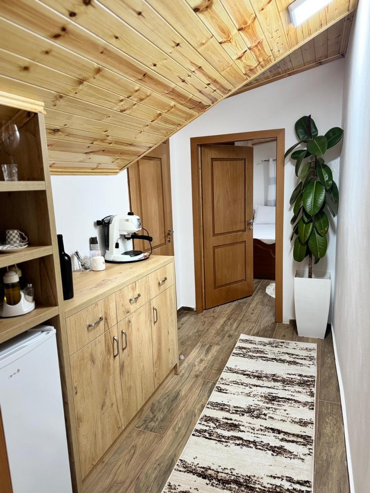 Guesthouse & Hospitality Berat Extérieur photo