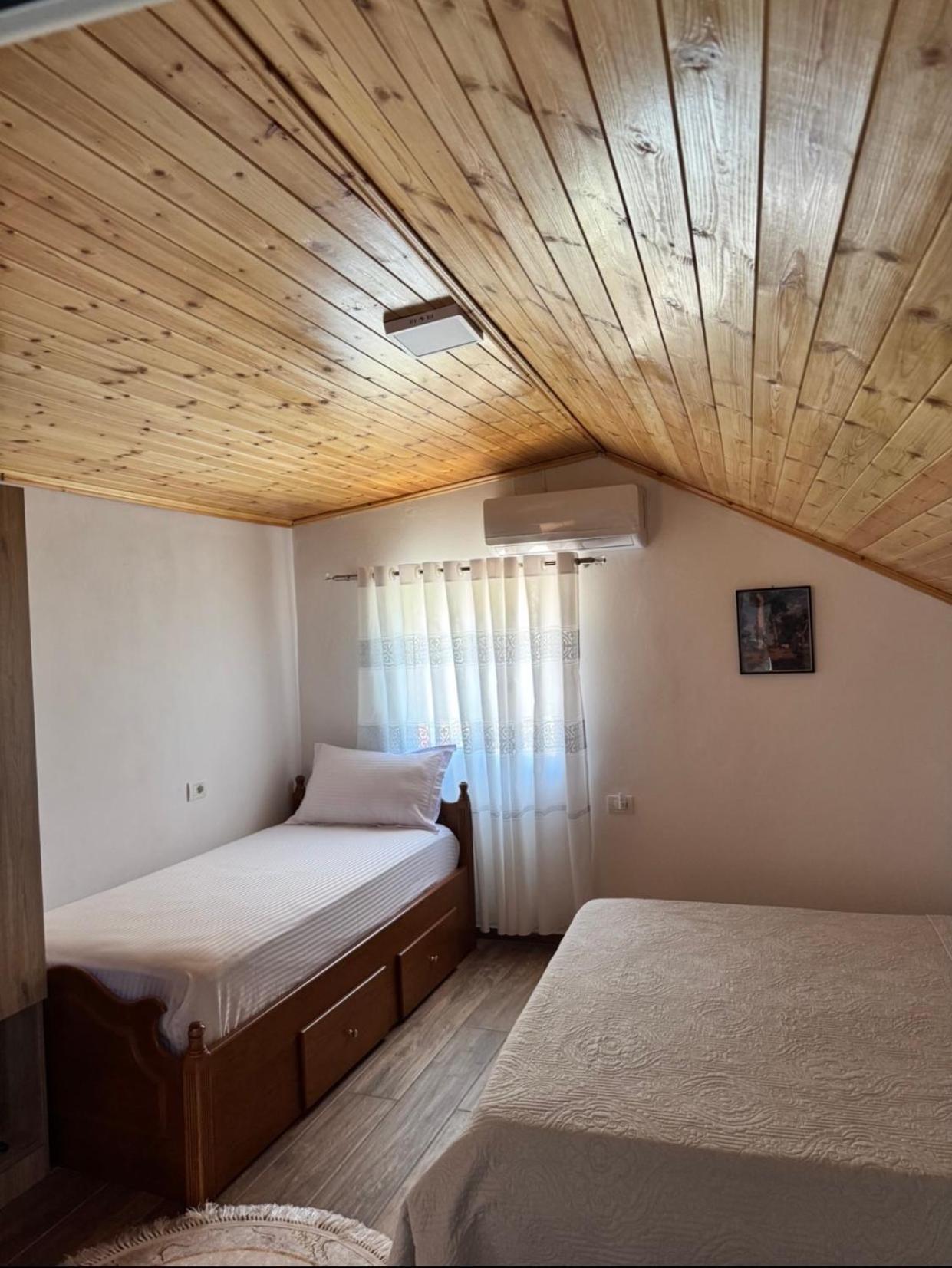 Guesthouse & Hospitality Berat Extérieur photo