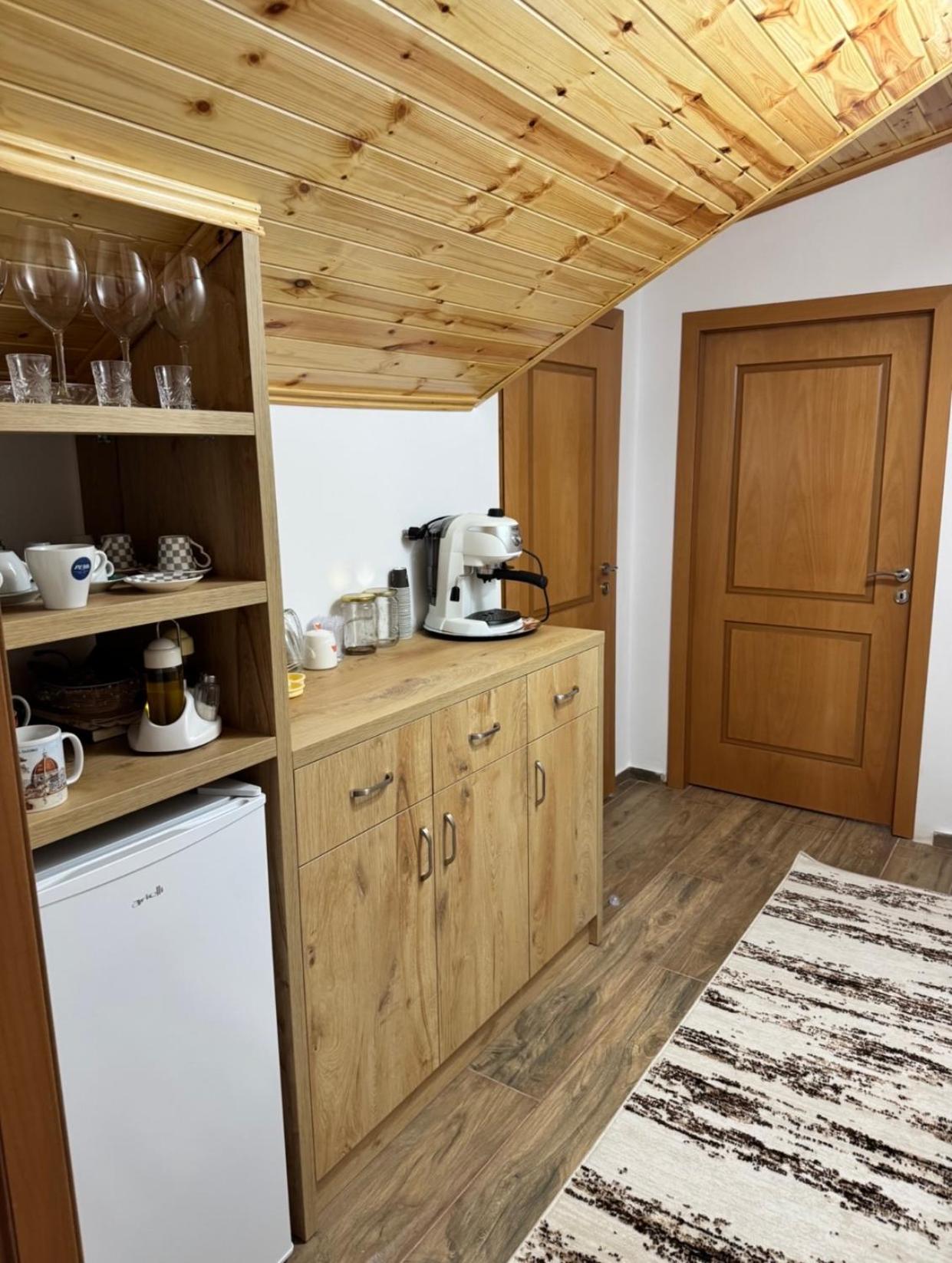 Guesthouse & Hospitality Berat Extérieur photo