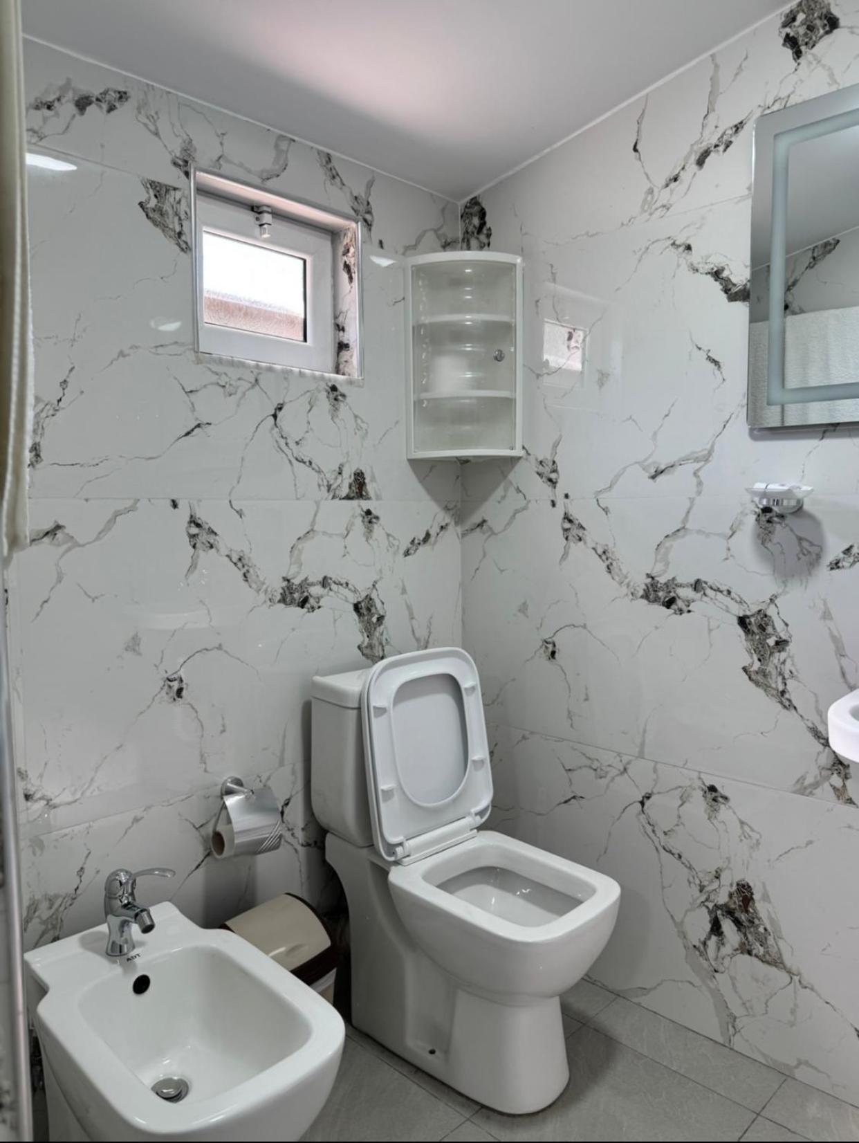 Guesthouse & Hospitality Berat Extérieur photo
